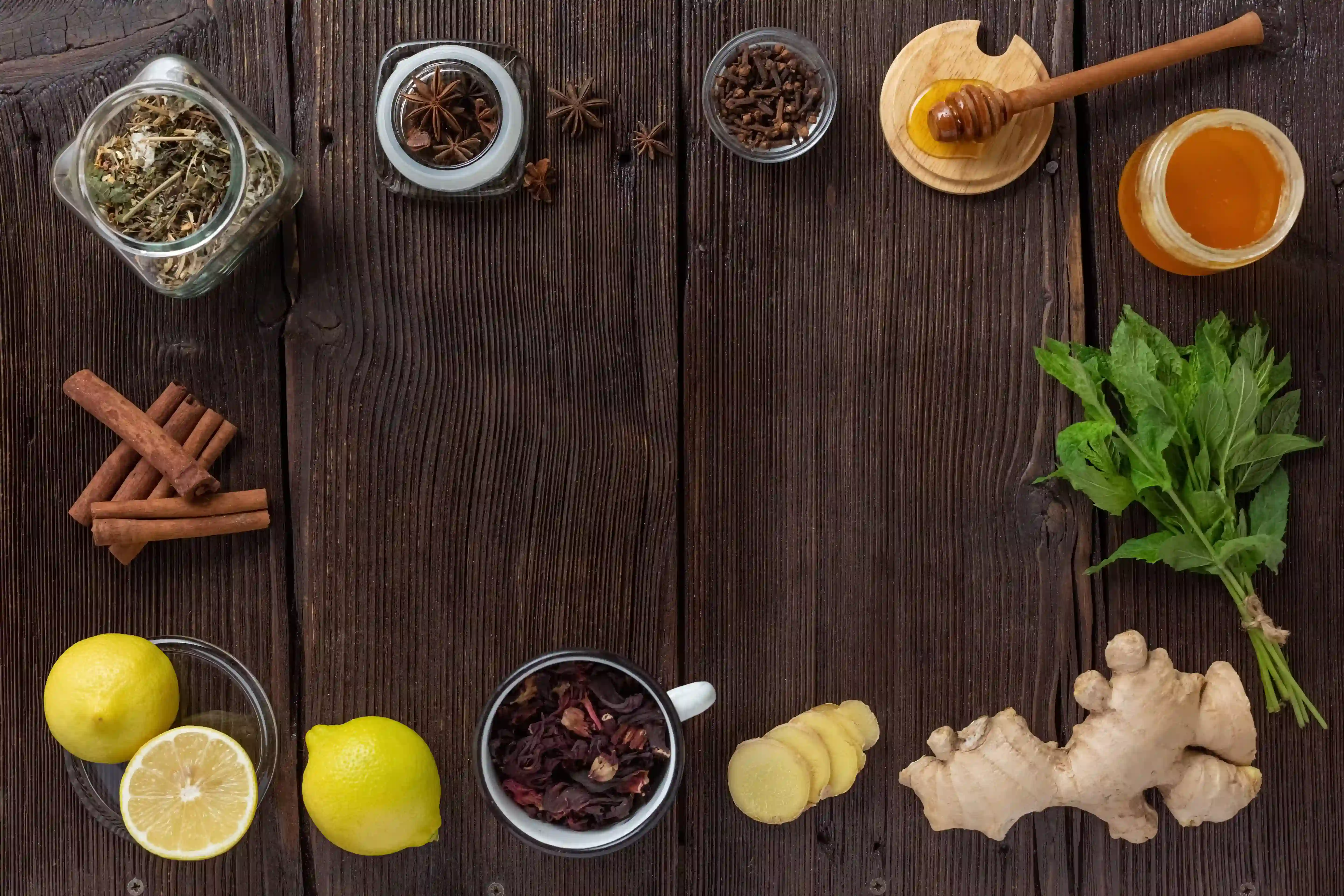 数種類の漢方薬が並んでいる様子